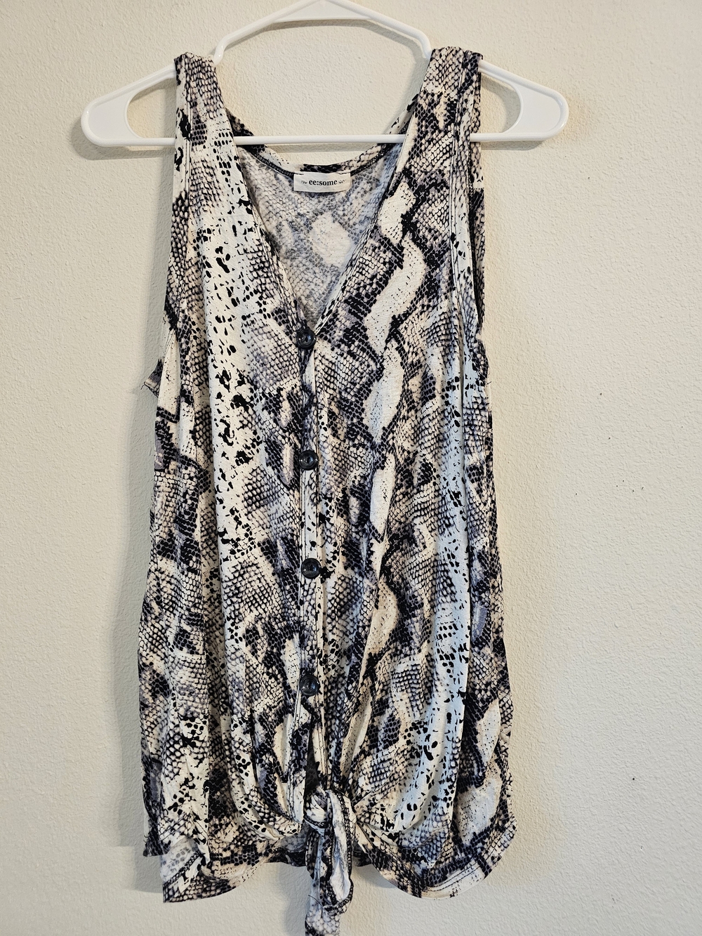 eesome Snake Print Button-Front Tank in Black & White